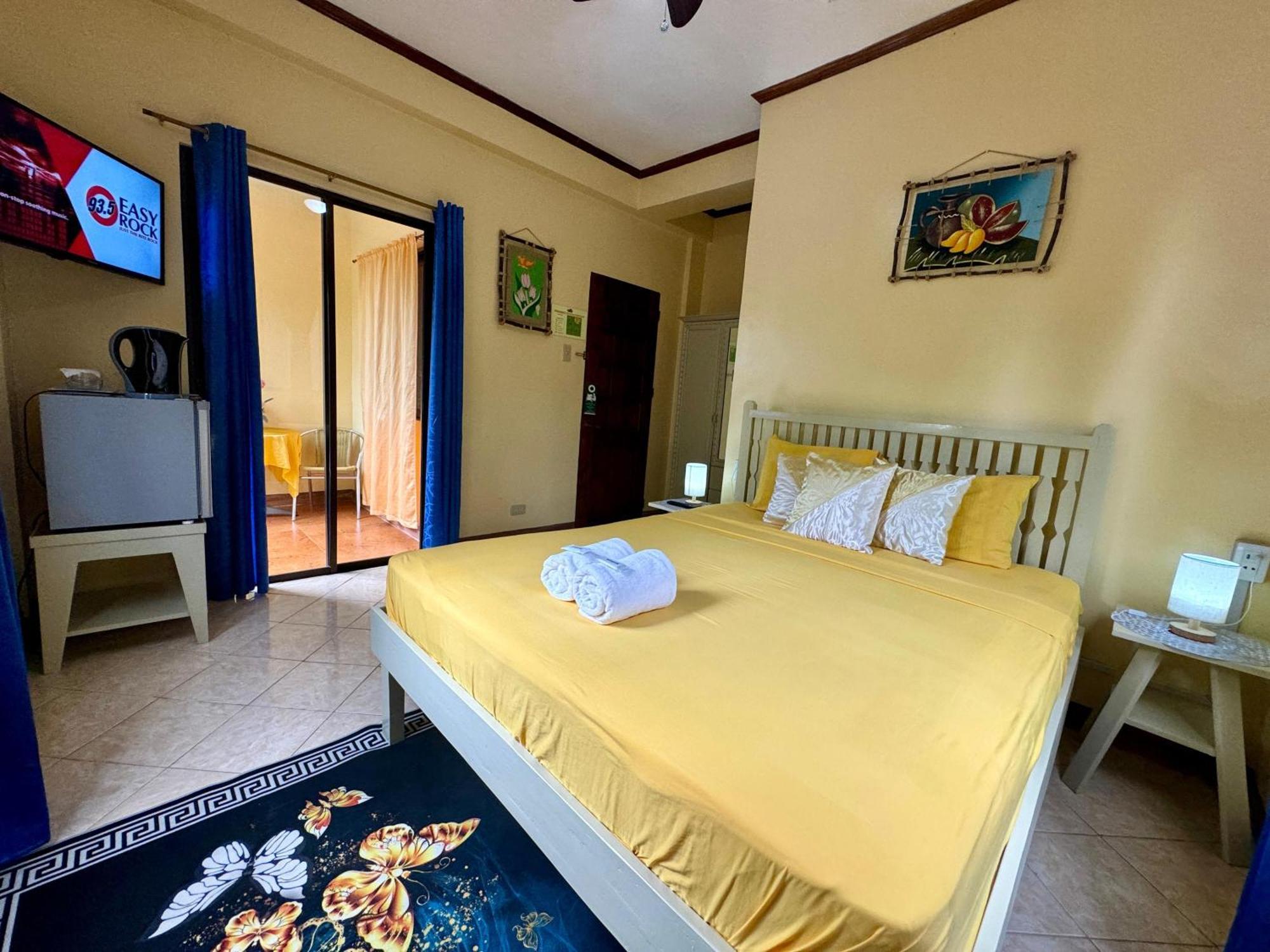Ocean Breeze Inn Manoc-Manoc 외부 사진