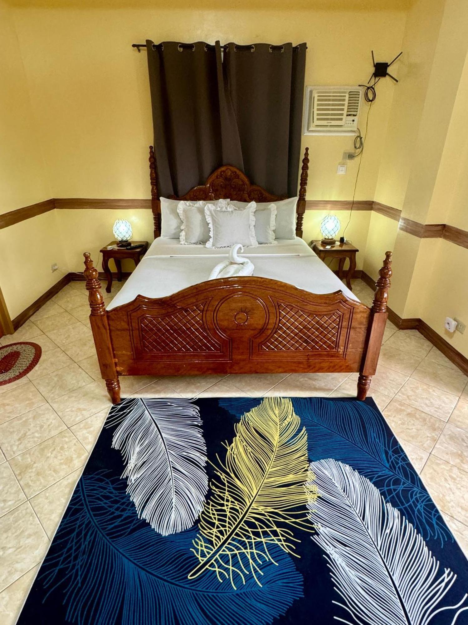 Ocean Breeze Inn Manoc-Manoc 외부 사진